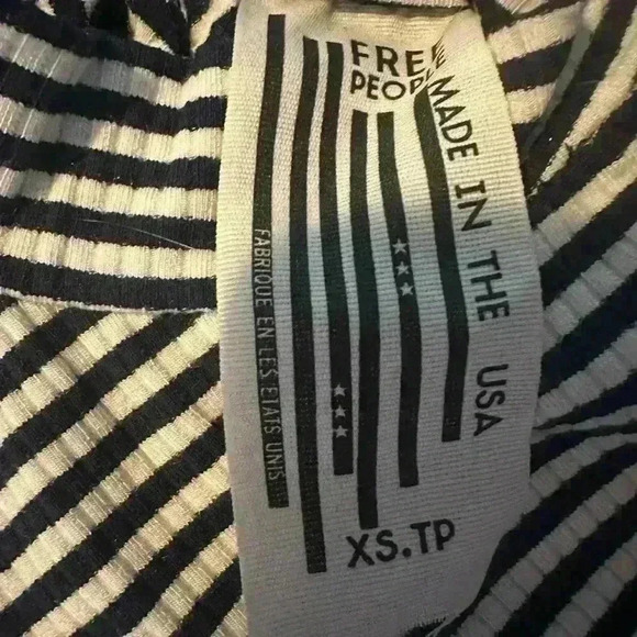 Free People Womens Tabby Cat Mock Neck Crop Top Sz XS NWOT - Picture 2 of 4